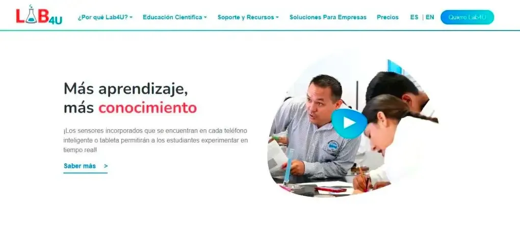 Komal Dadlani se ha establecido incuestionablemente como una experta en inteligencia artificial en el ámbito educativo.
