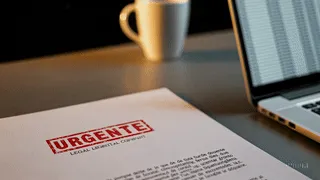 Ejemplo de una notificación de carácter urgente, lo que demuestra que saber cómo responder reclamos de Indecopi sin poner en riesgo la empresa es un valor clave para las empresas en Perú.