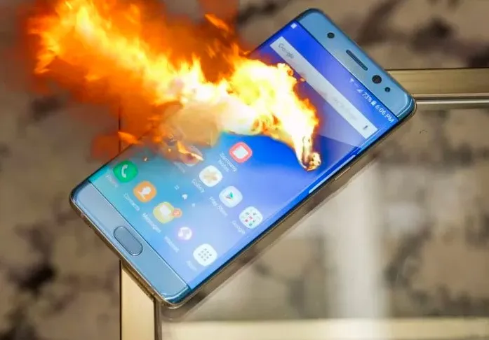 Un teléfono de Samsung explota, lo que resultó en un reclamo masivo de clientes de la marca